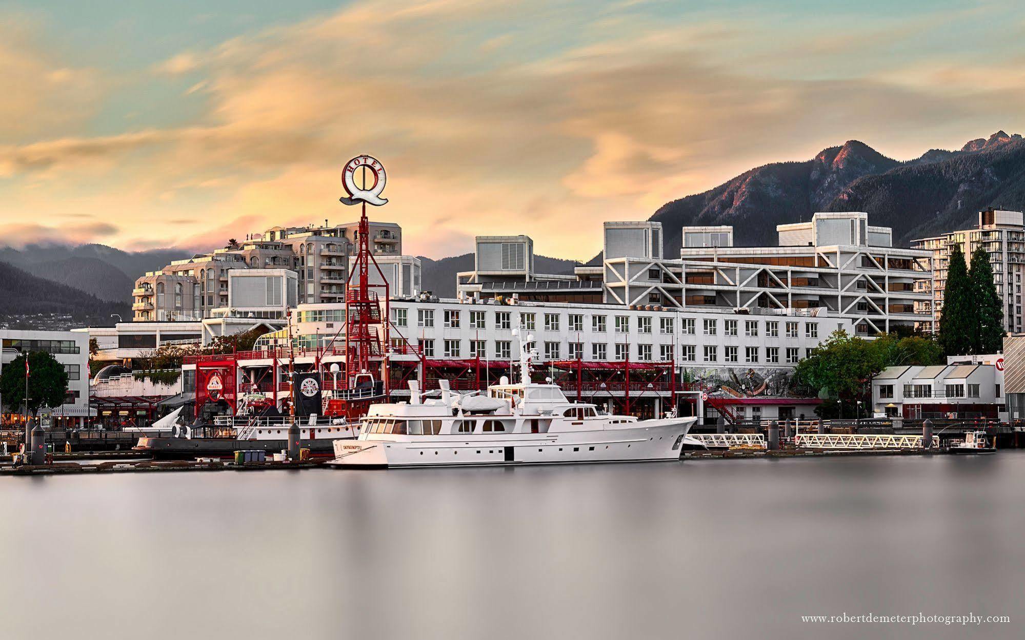 The Lonsdale Quay Hotel Северный Ванкувер Экстерьер фото